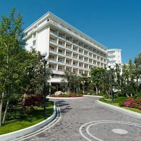 Hotel La & Idrokinesis 4*